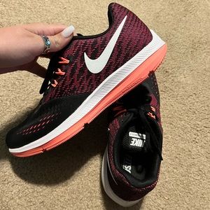 Women’s NIKE sneakers